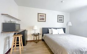 Commons Inn Halifax 3*